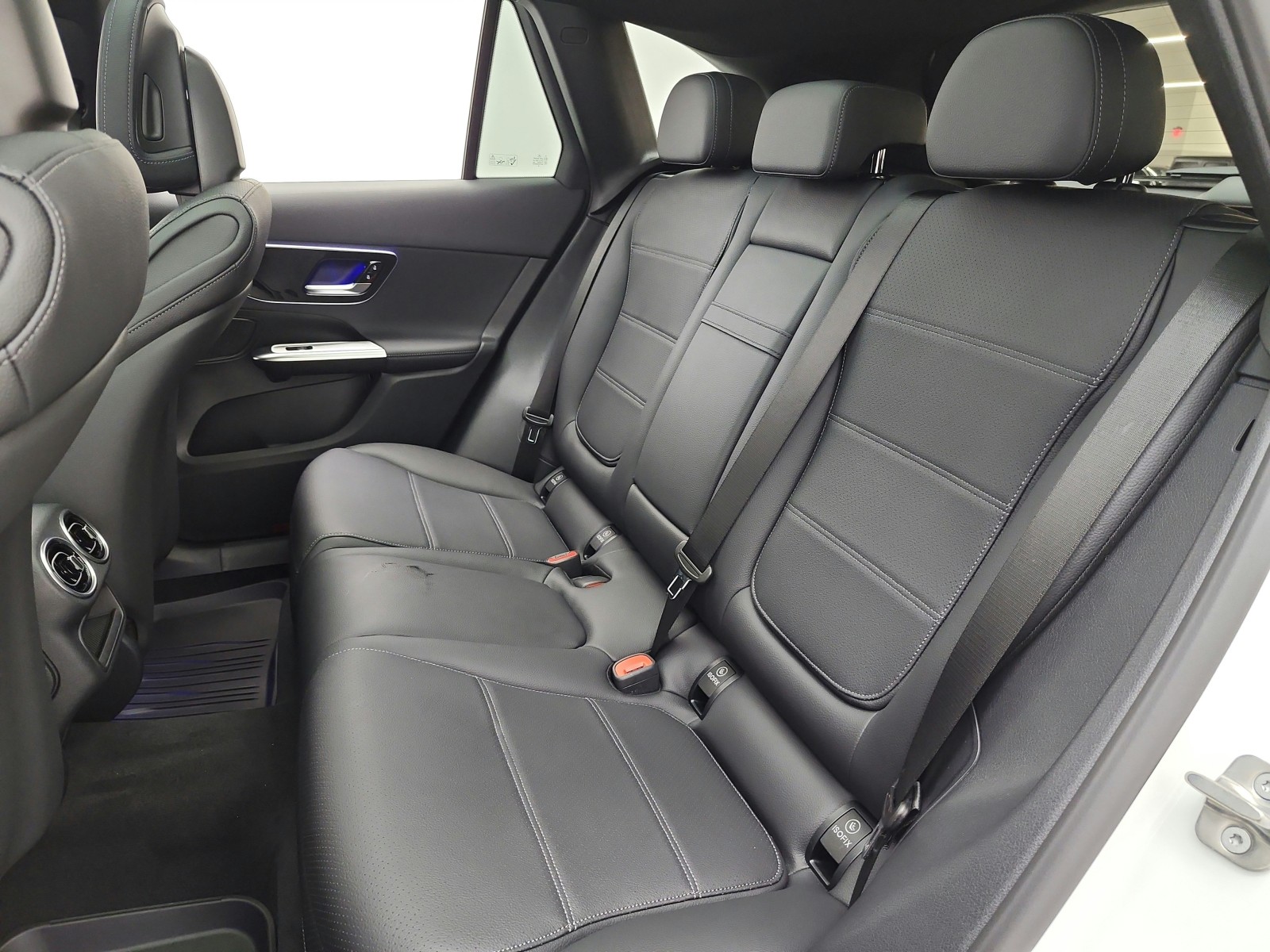 New 2027 Polar White Mercedes-Benz GLC 300 SUV image 11