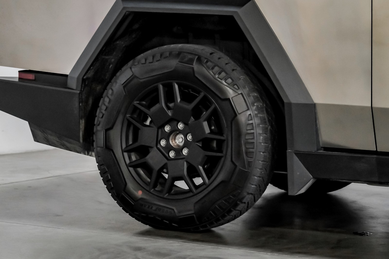 2024 Tesla Cybertruck AWD Foundation Series 20Alloys 35Tires PremiumAccPkg AutoPilot 67