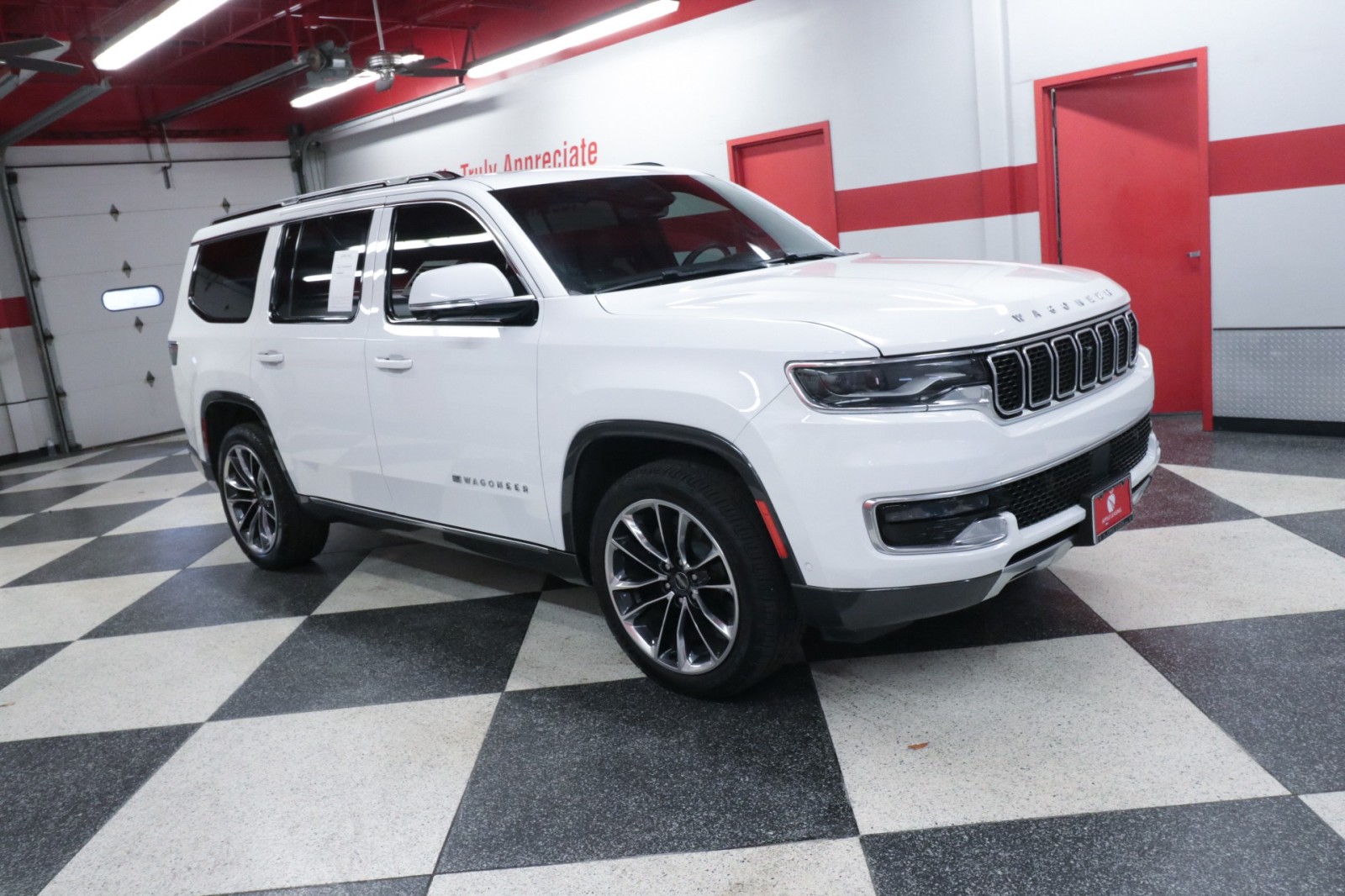 Used Car 2022 Jeep Wagoneer  Series Iii For Sale Under $35,000 In Austin, Texas