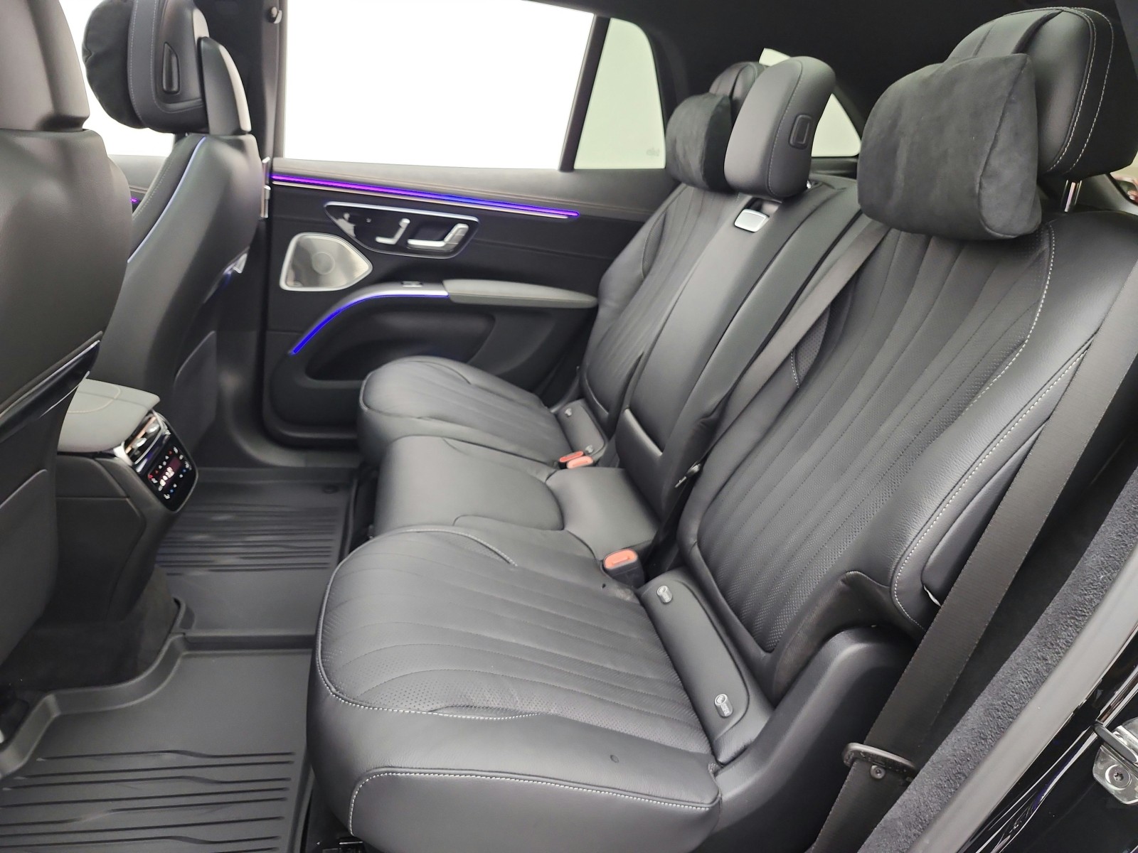 New 2026 Black Mercedes-Benz EQS 400 4MATIC® SUV image 11
