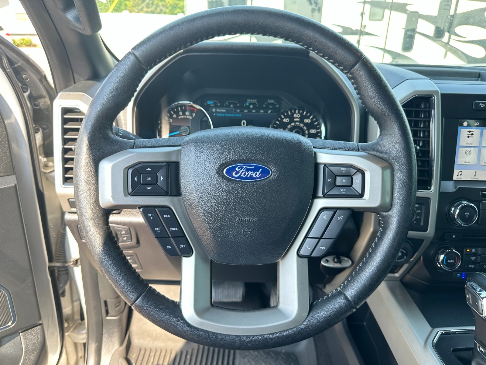 2018 Ford F-150 LARIAT 21