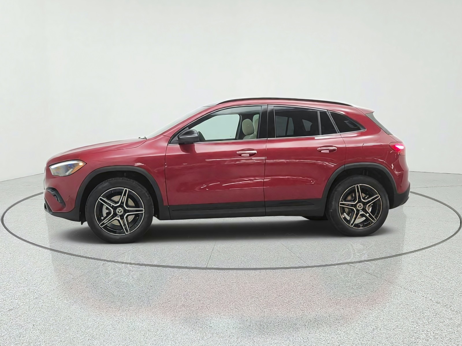 New 2026 MANUFAKTUR Patagonia Red Metallic Mercedes-Benz GLA 250 SUV image 8