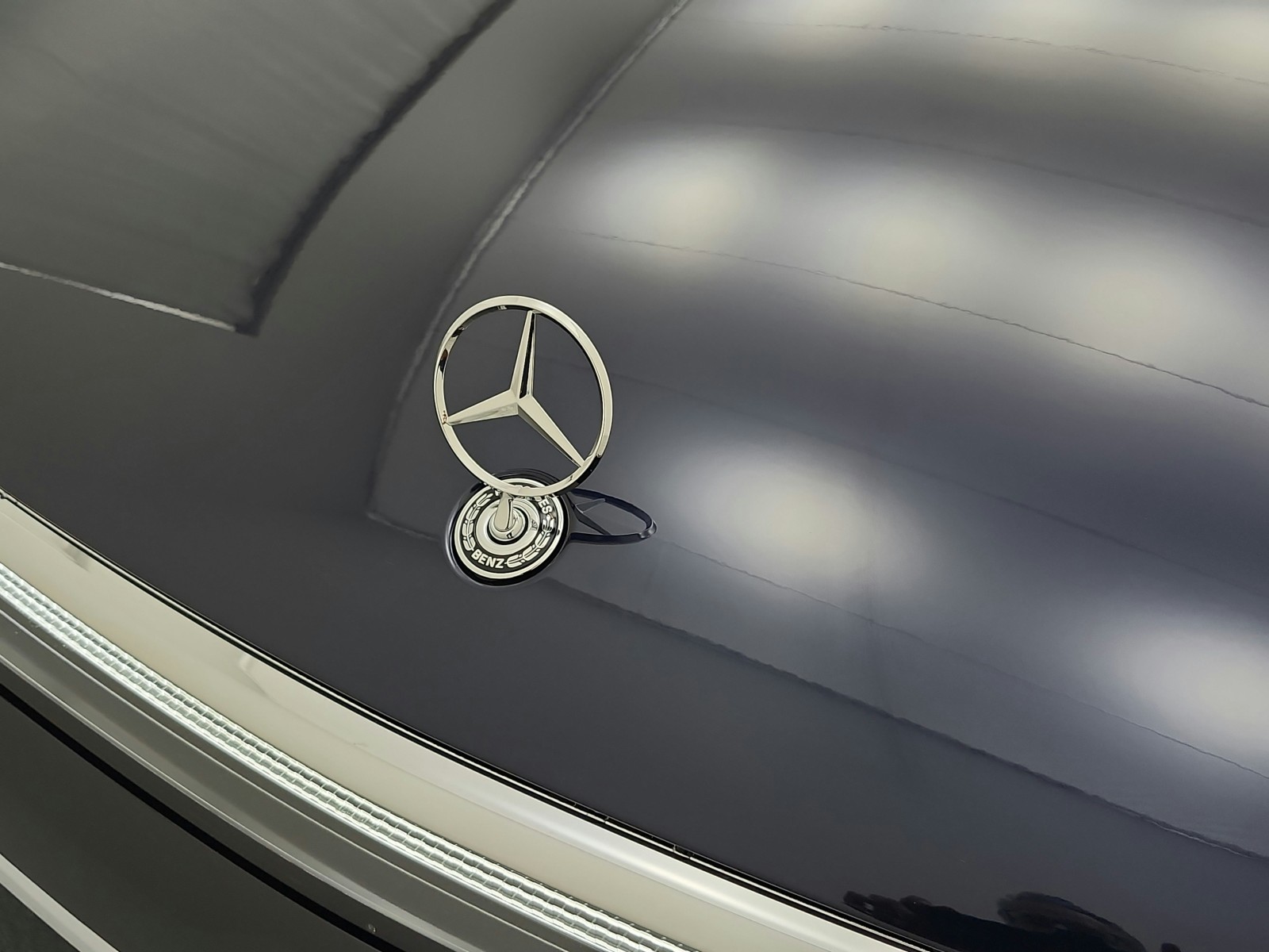 New 2026 Nautical Blue Metallic Mercedes-Benz EQS 450 image 12