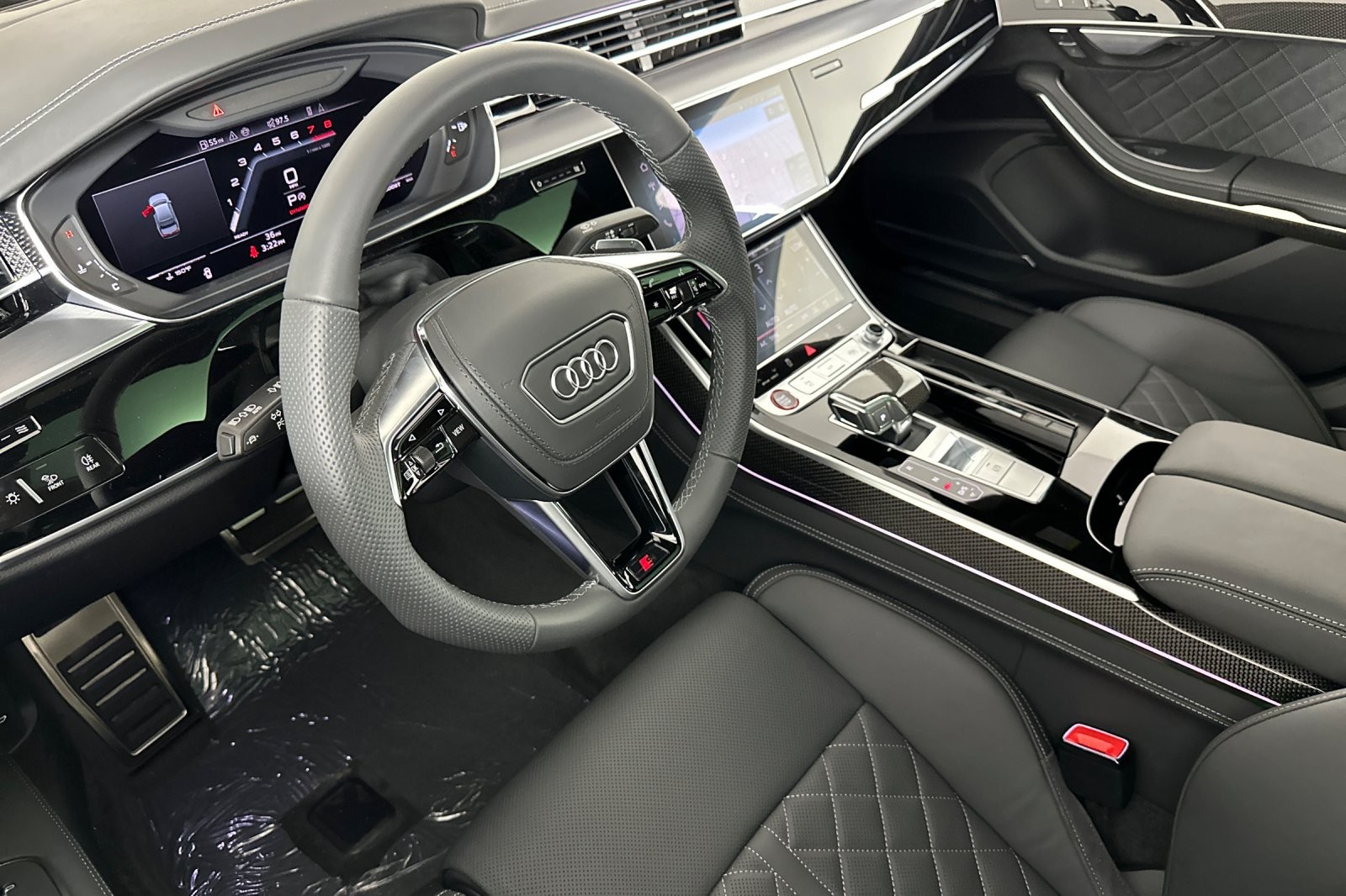 New 2025 Daytona Gray Pearl Effect Audi 4.0 TFSI image 9