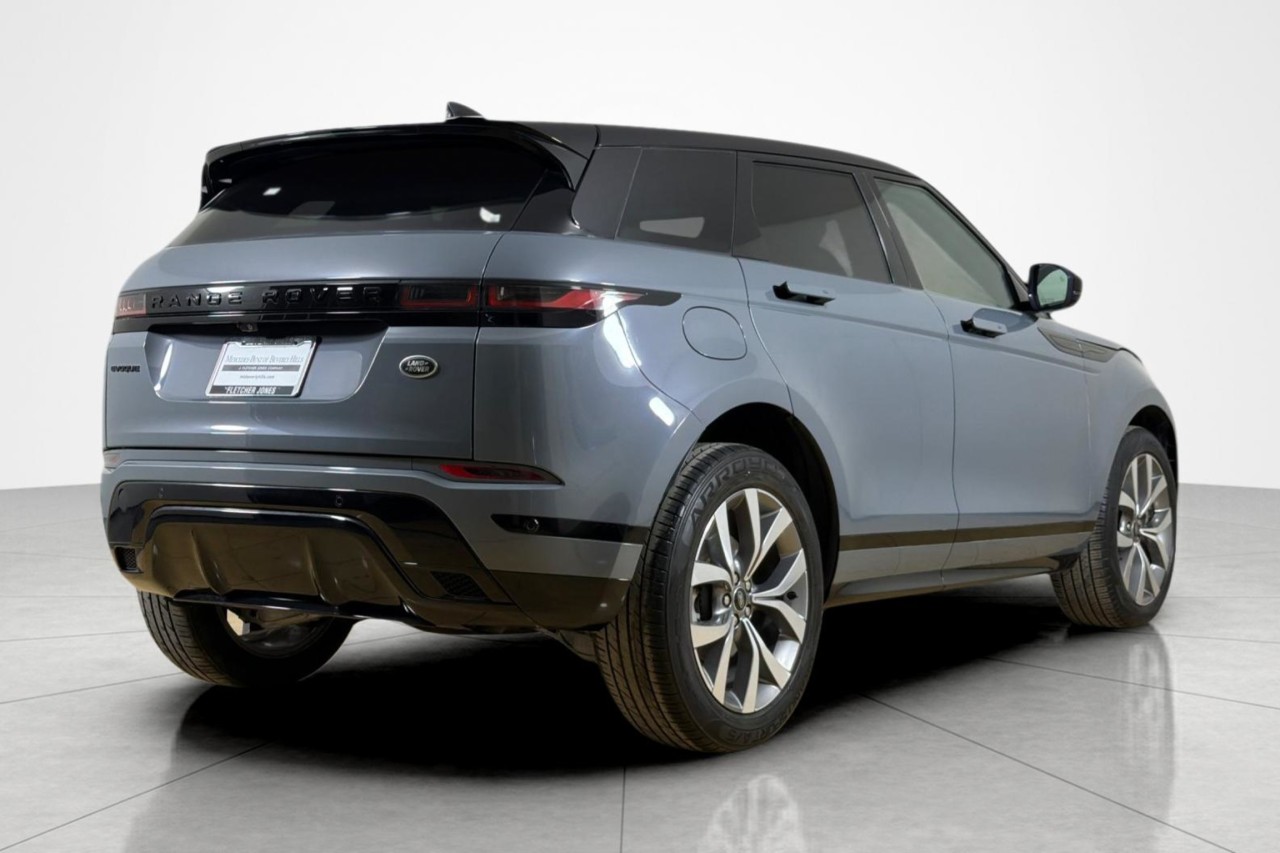 Used 2022 METALLIC GREEN Land Rover R-Dynamic SE image 5