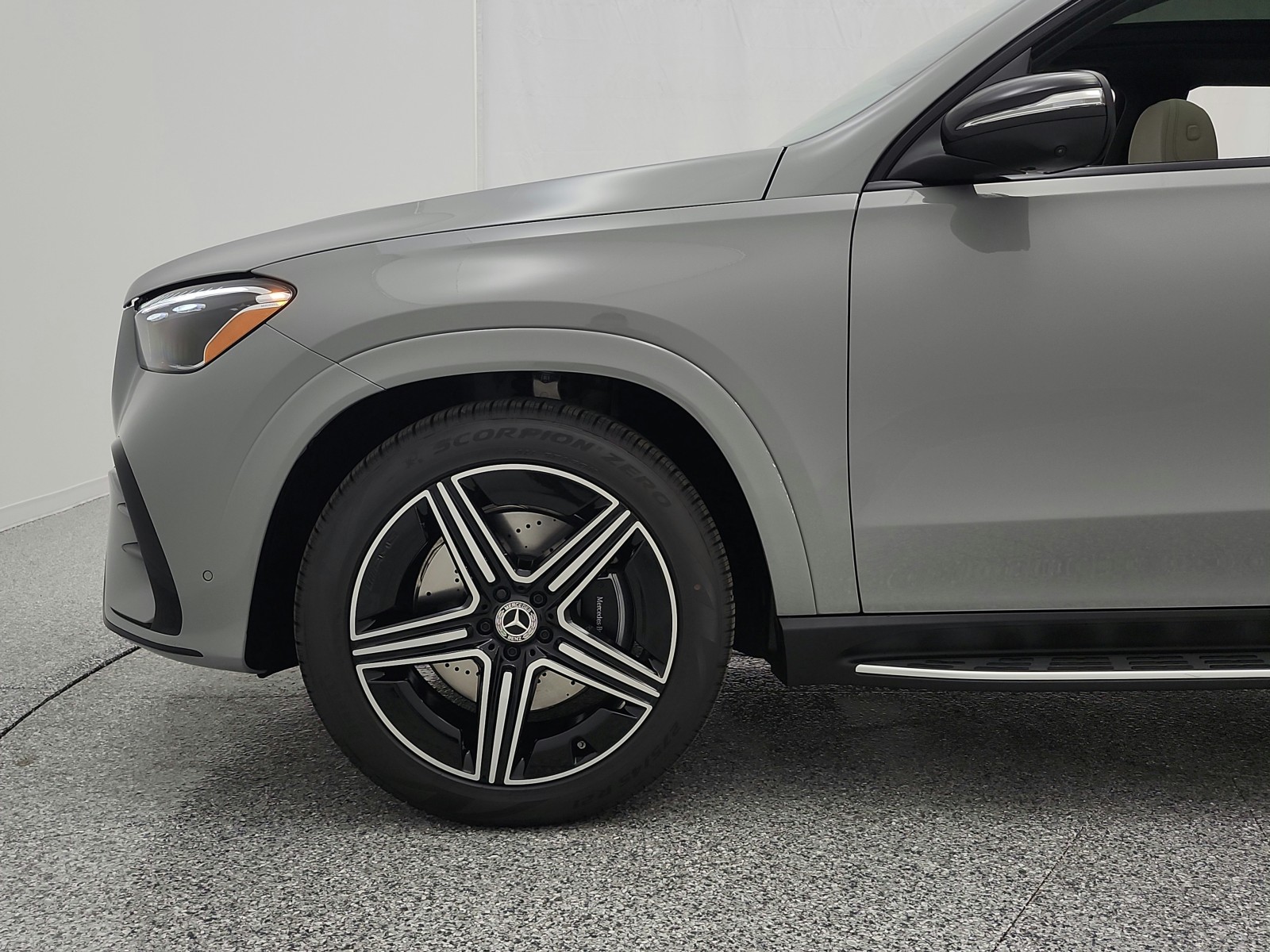 New 2026 MANUFAKTUR Alpine Grey Mercedes-Benz GLE 450 image 14