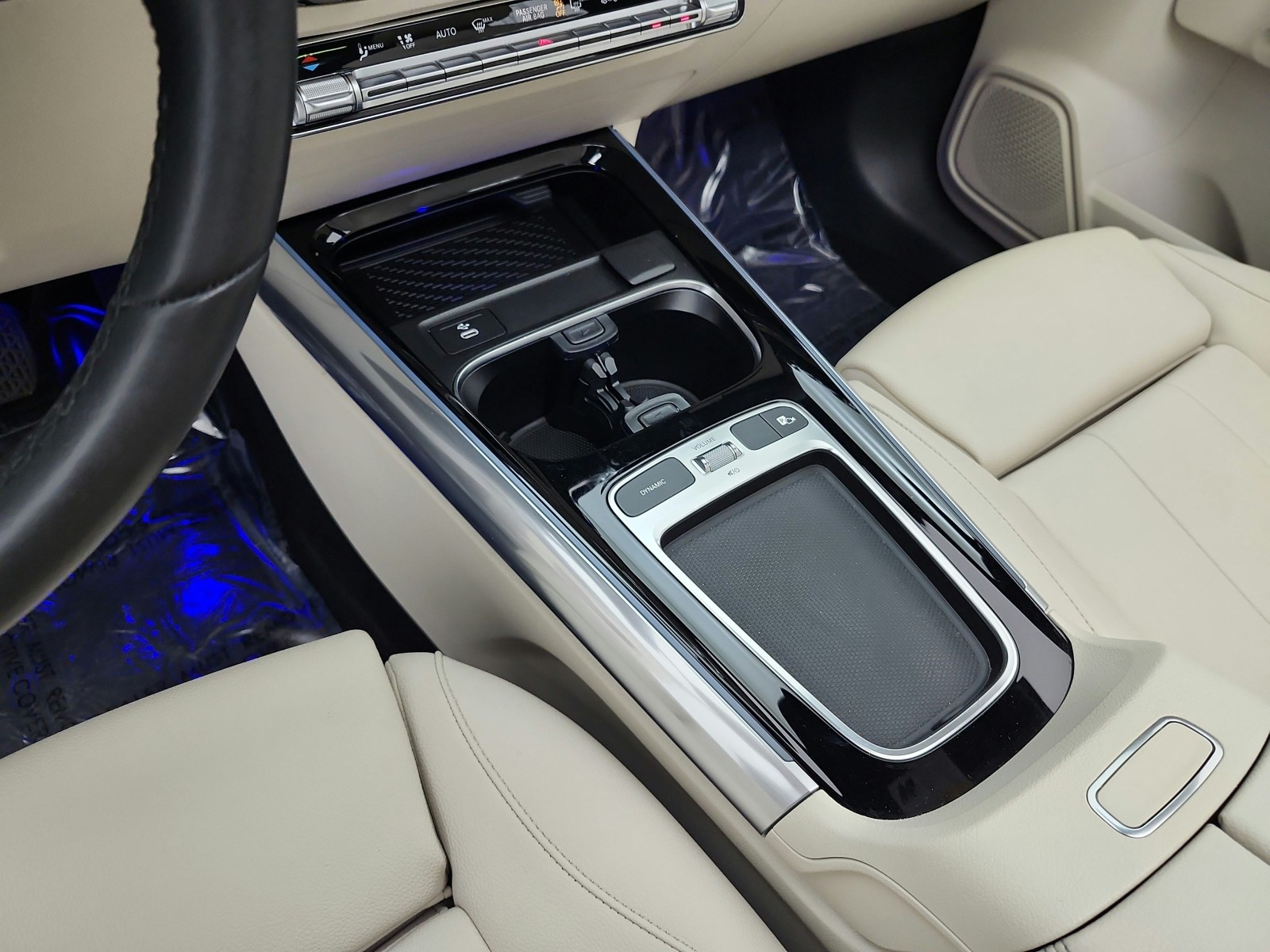 Used 2025 Mountain Grey Metallic Mercedes-Benz GLA 250 SUV image 11