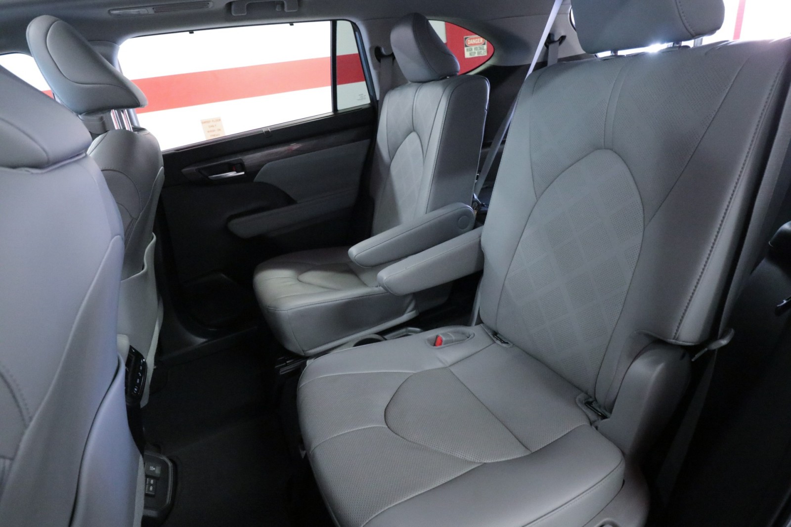 Used Car 2023 Toyota Highlander  Platinum For Sale Under $40,000 In Austin, Texas