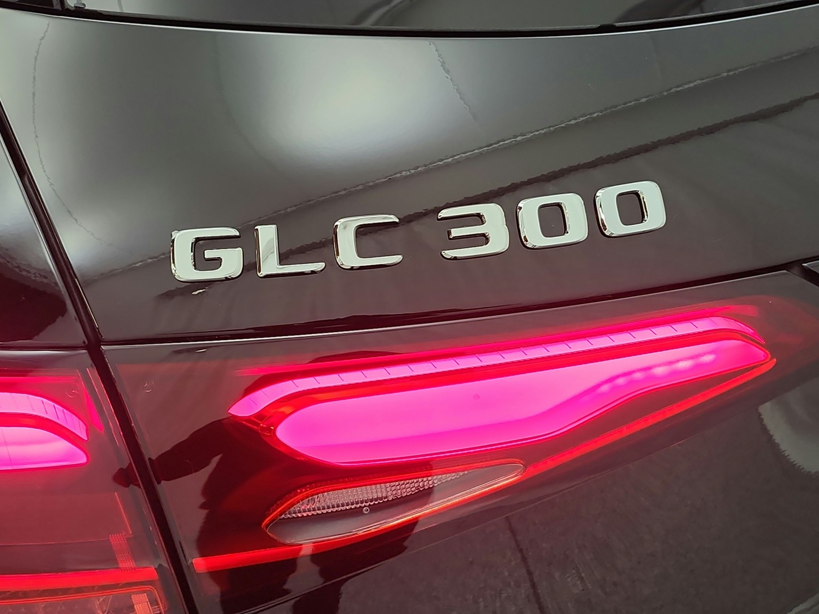 New 2026 Black Mercedes-Benz GLC 300 image 30