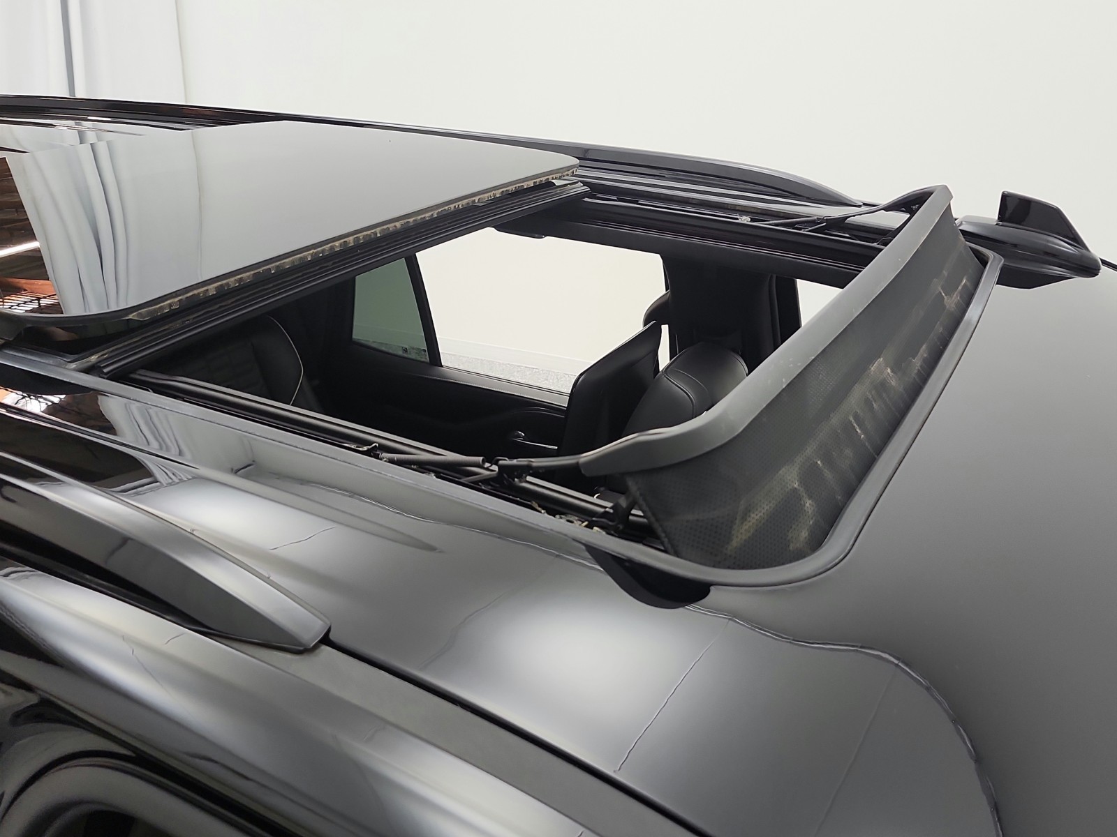 Used 2023 Black Raven Cadillac AWD 4dr V-Series image 22