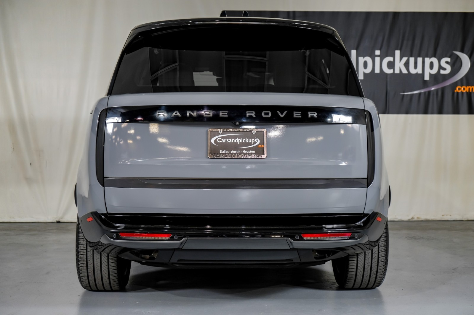 2023 Land Rover Range Rover SE 9