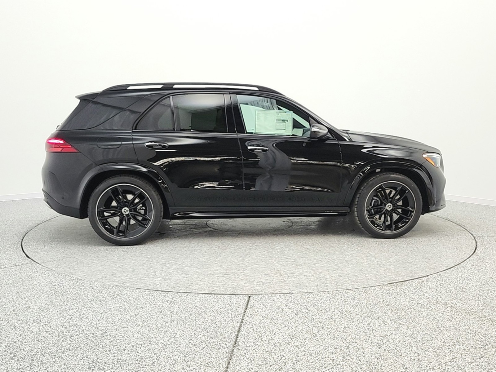 New 2026 Obsidian Black Metallic Mercedes-Benz GLE 580 image 4