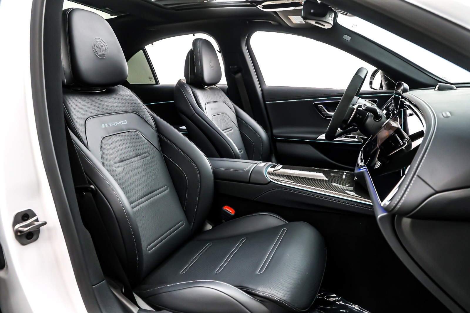 Certified Used 2026 MANUFAKTUR Moonlight White Magno Mercedes-Benz AMG® E 53 E 4MATIC+ Sedan image 9