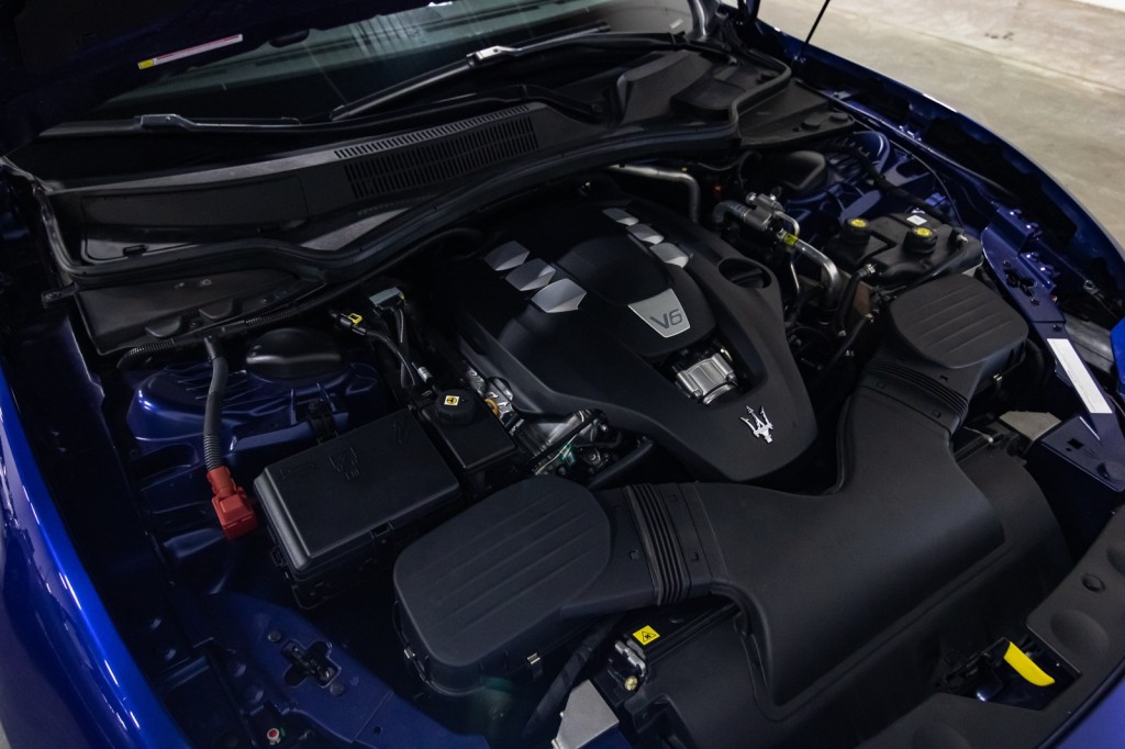 Pre-Owned 2017 Maserati Ghibli 350HP UranoWheels BackUpCam HeatSeats Serviced