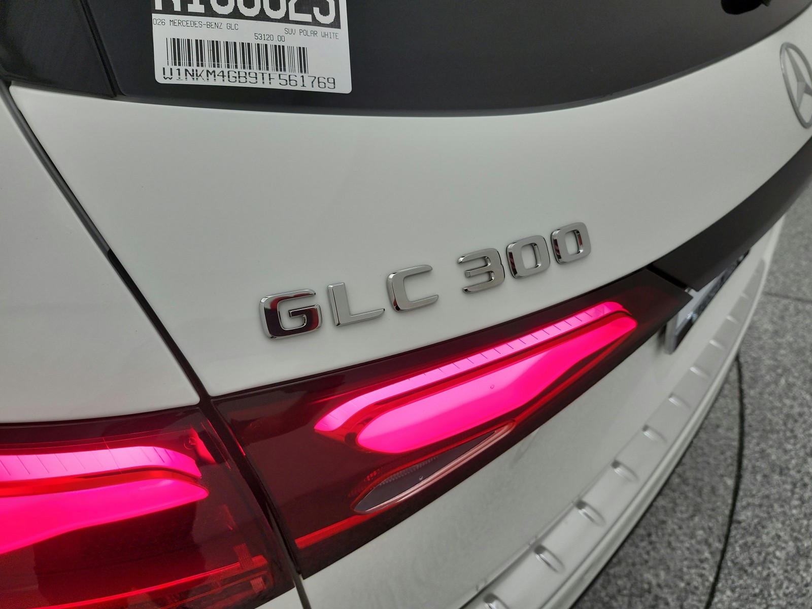 New 2026 Polar White Mercedes-Benz GLC 300 image 17