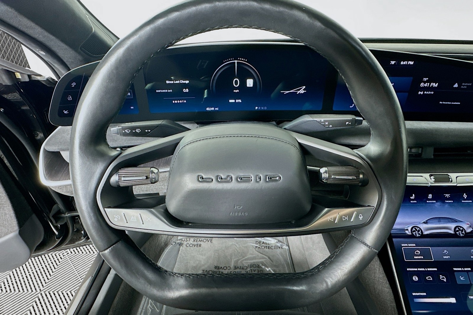 Used 2022 Infinite Black Lucid Grand Touring image 19