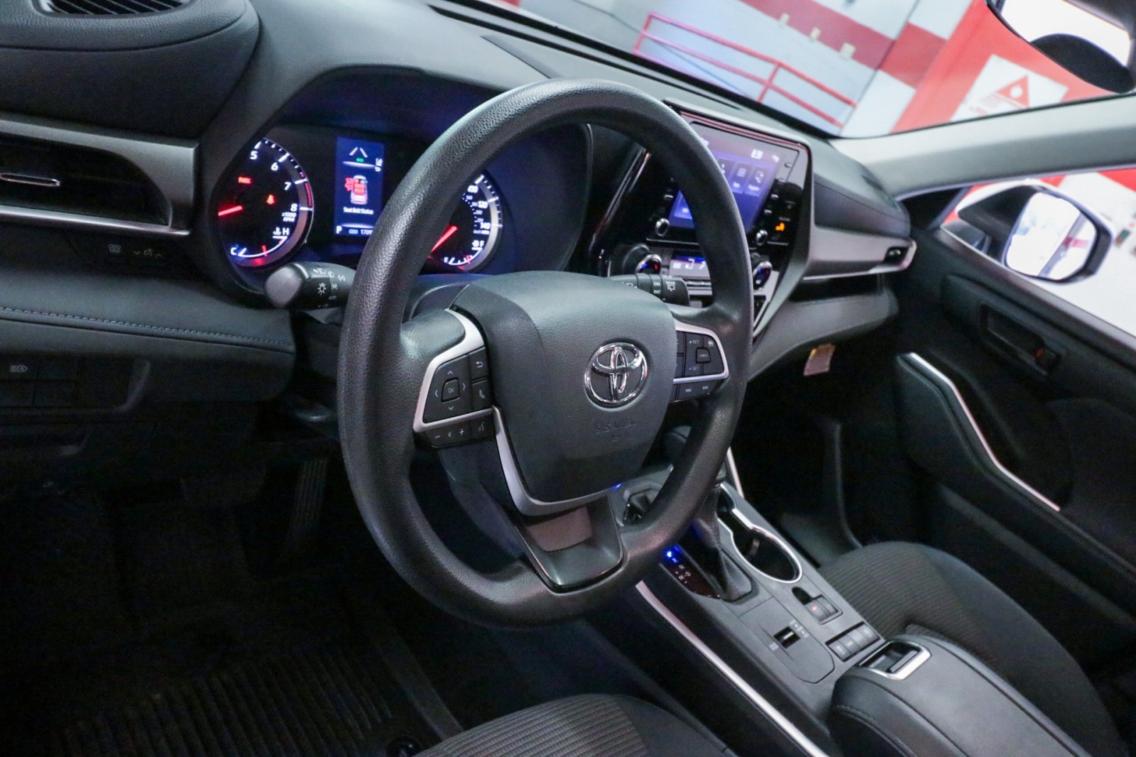 Used Car 2022 Toyota Highlander  L For Sale In Austin, Texas
