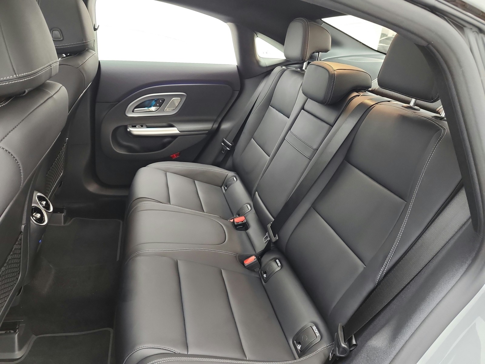 New 2027 MANUFAKTUR Alpine Grey Mercedes-Benz CLA 220 Hybrid FWD image 11