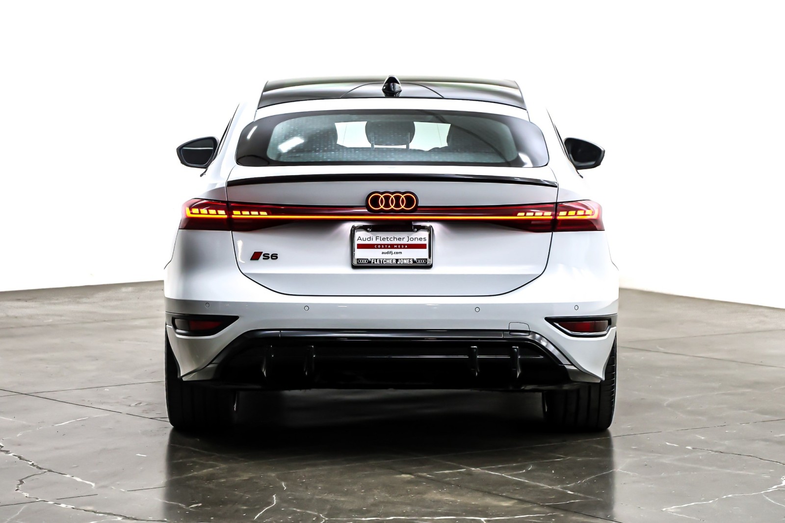 Used 2025 Glacier White Metallic Audi Premium Plus quattro image 5