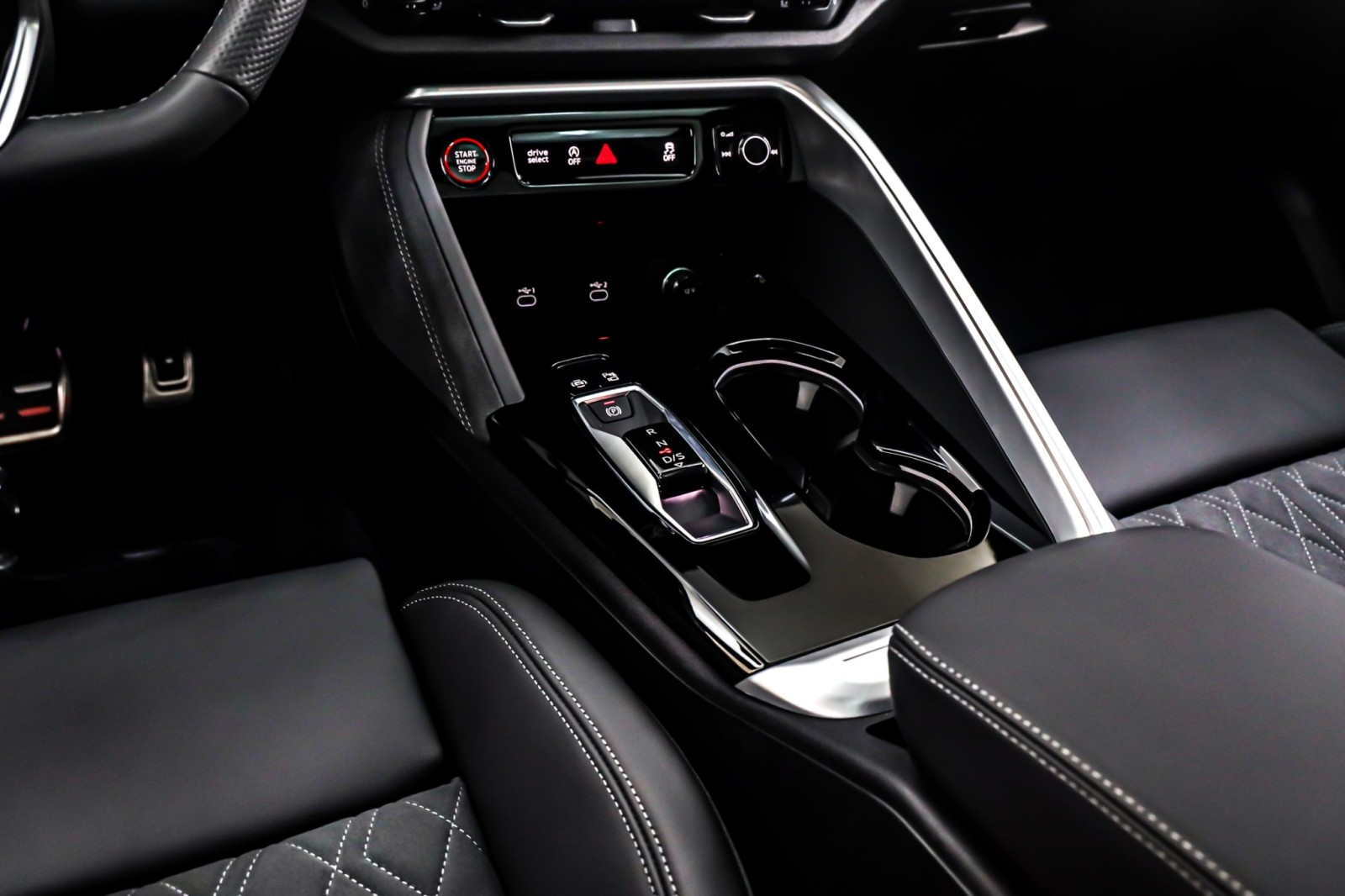 New 2025 Glacier White Metallic Audi Premium Plus 3.0 TFSI quattro image 6