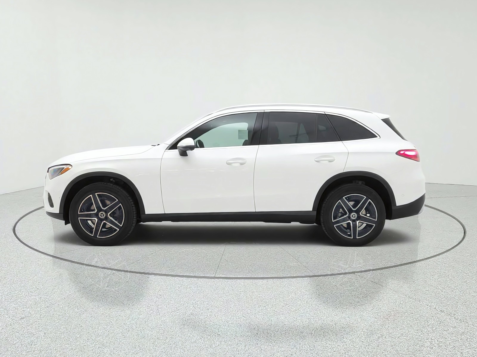 New 2027 Polar White Mercedes-Benz GLC 300 SUV image 8