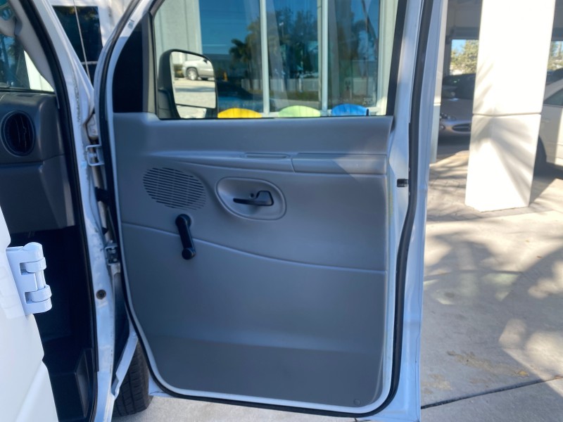 2003 Ford Econoline Cargo Van E 250 SUPER CARGO LOW MILES 67,419 in , 