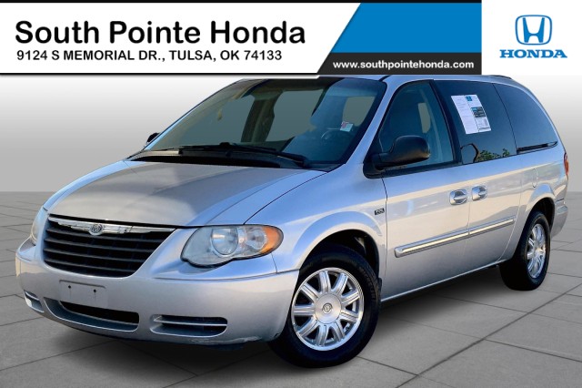 Used 2007 Chrysler Town & Country LWB