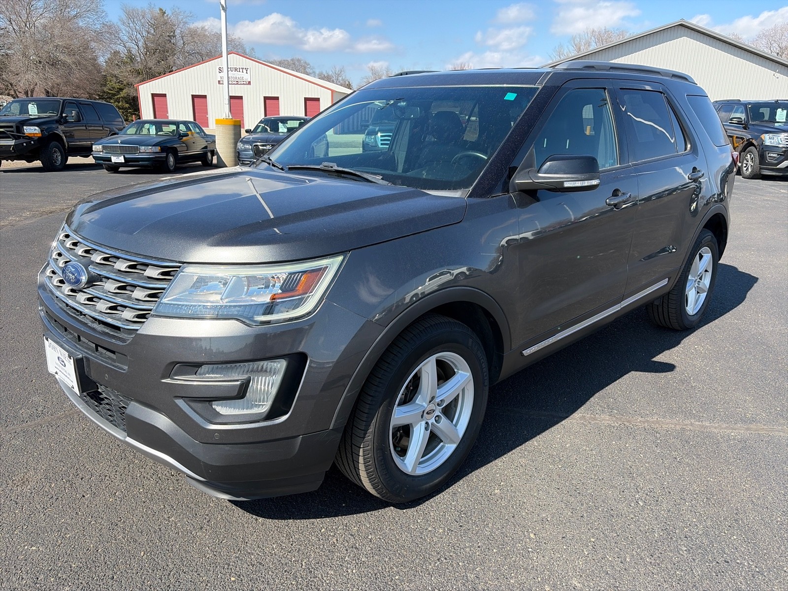 Gray (Magnetic Metallic) 2017 Ford Explorer XLT AWD SUV / Crossover All-Wheel Drive Automatic