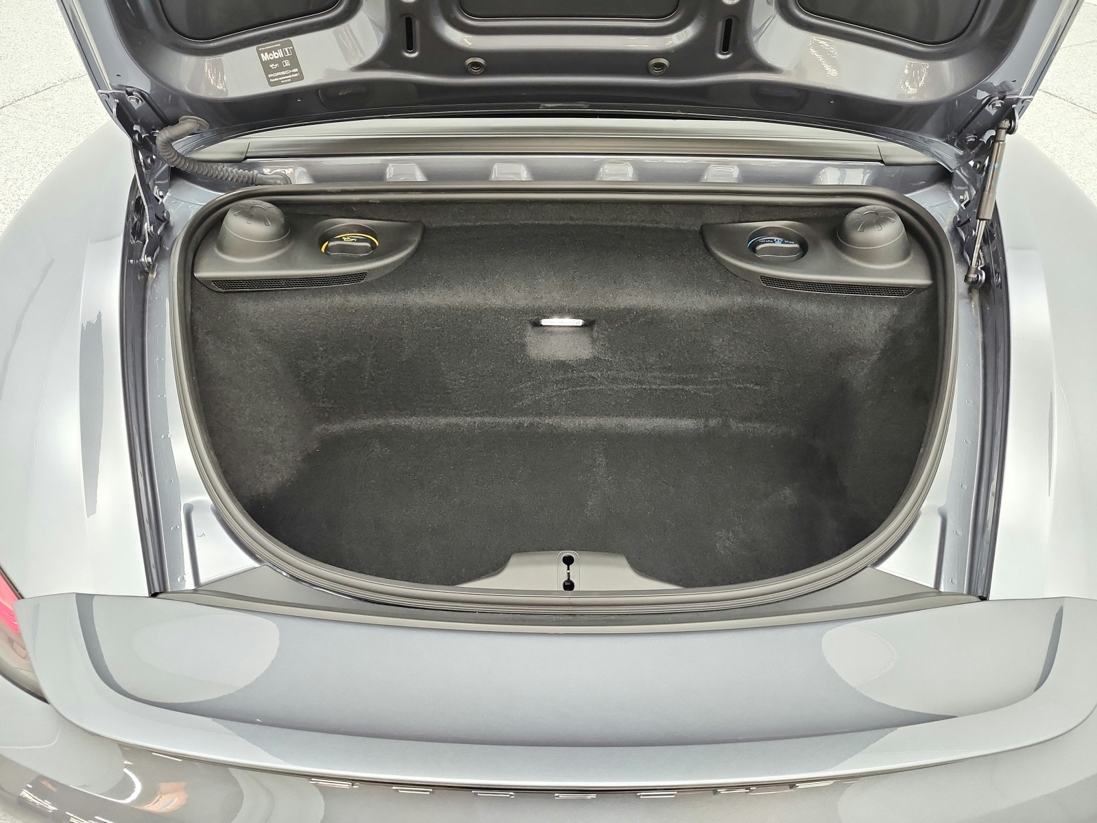 Used 2025 Agate Grey Metallic Porsche Roadster image 25