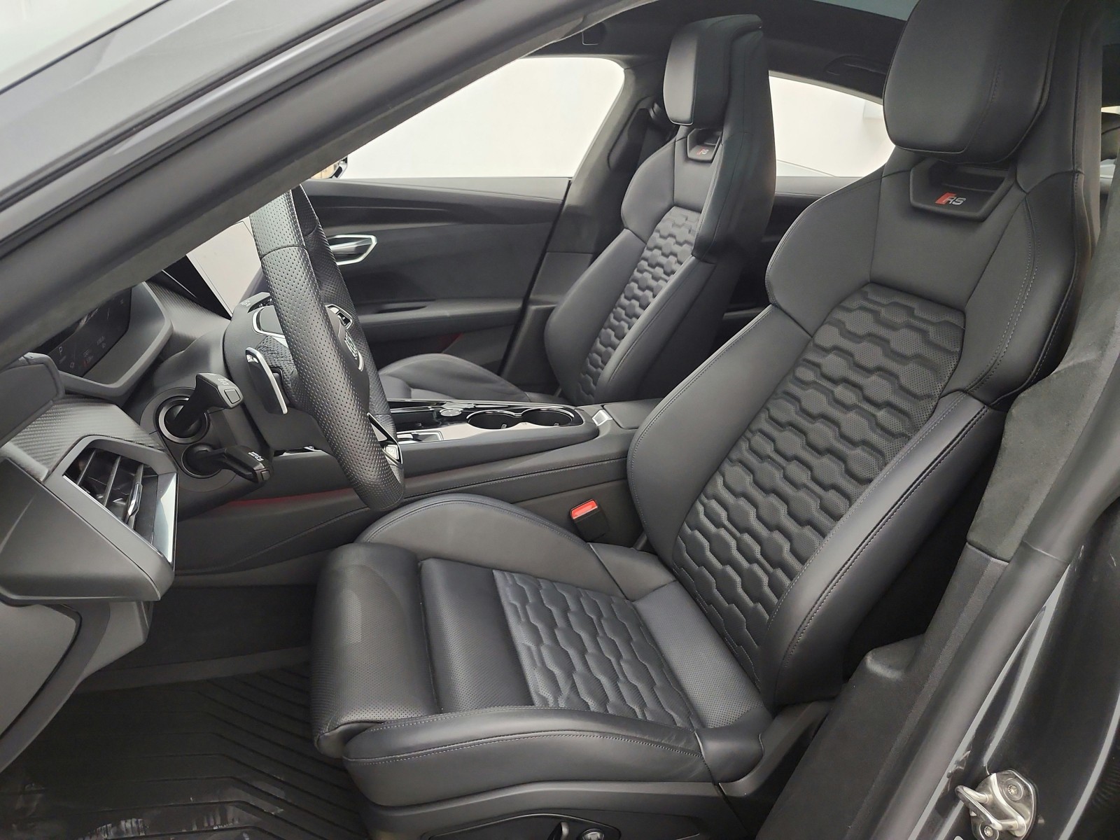 Used 2024 Daytona Gray Pearl Effect Audi quattro image 10