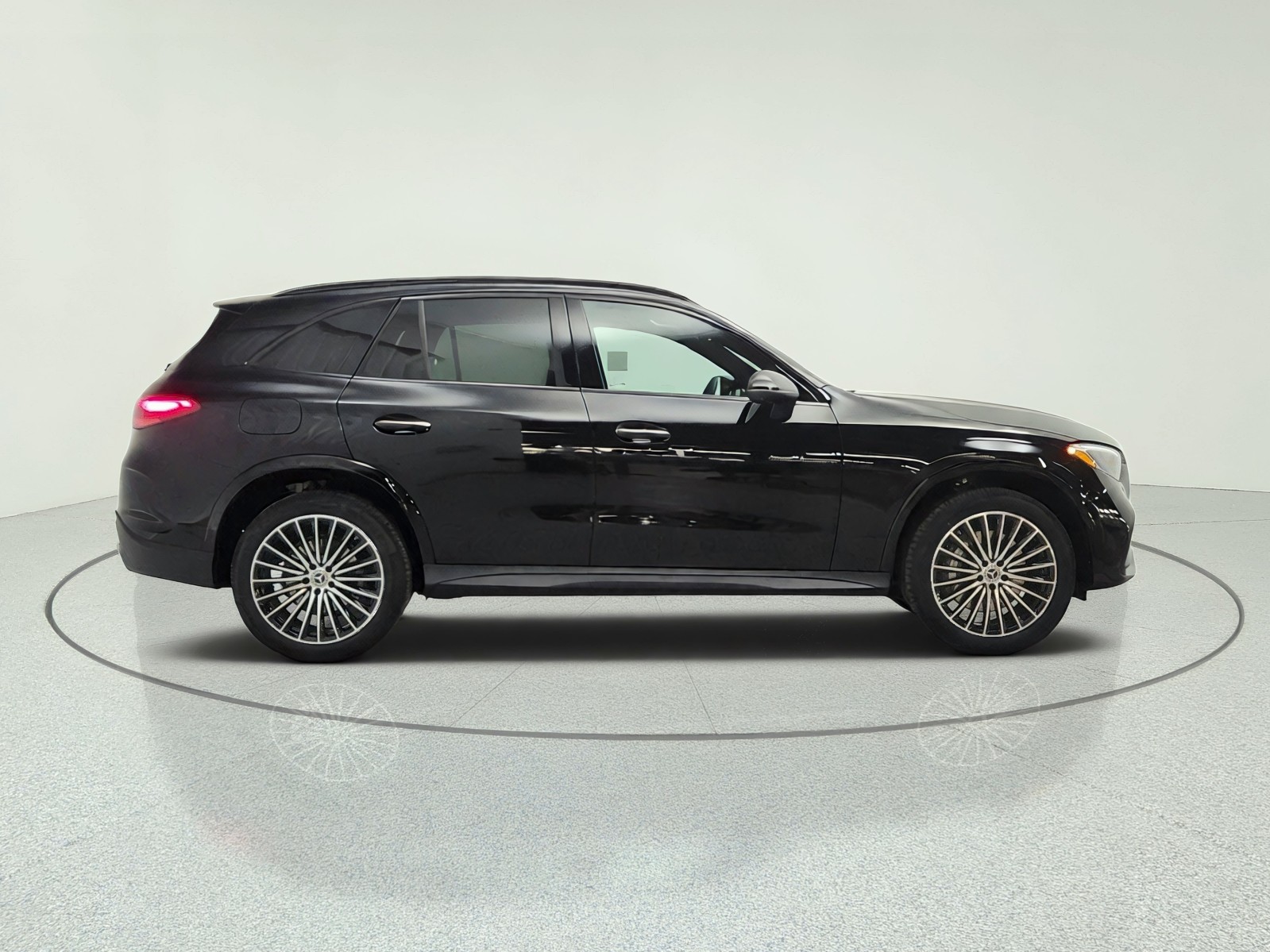 New 2027 Black Mercedes-Benz GLC 300 SUV image 4