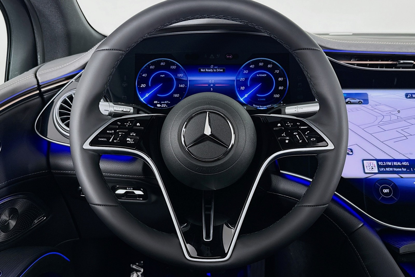 New 2026 Polar White Mercedes-Benz EQS 400 4MATIC® SUV image 17