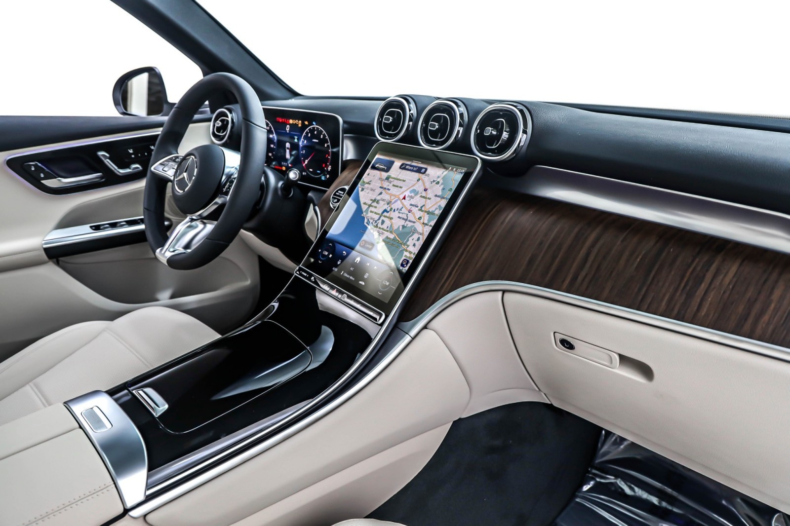 New 2026 Polar White Mercedes-Benz GLC 300 image 5