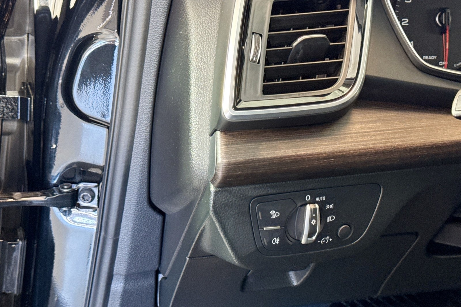 Used 2022 MYTHOS BLACK Audi S line Premium image 10