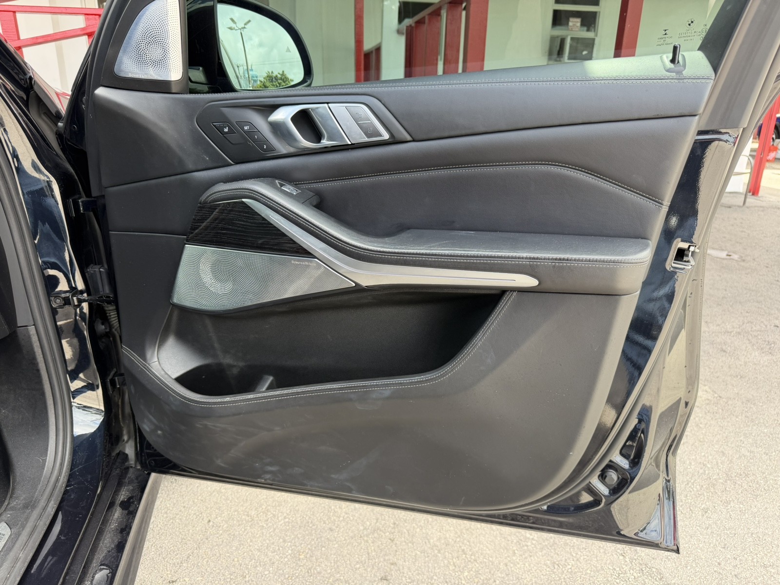 2020 BMW X7 - $33,988