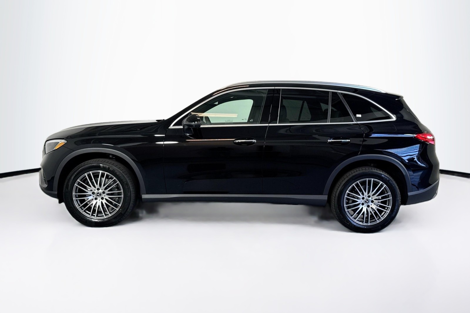 New 2026 Black Mercedes-Benz GLC 300 SUV image 8