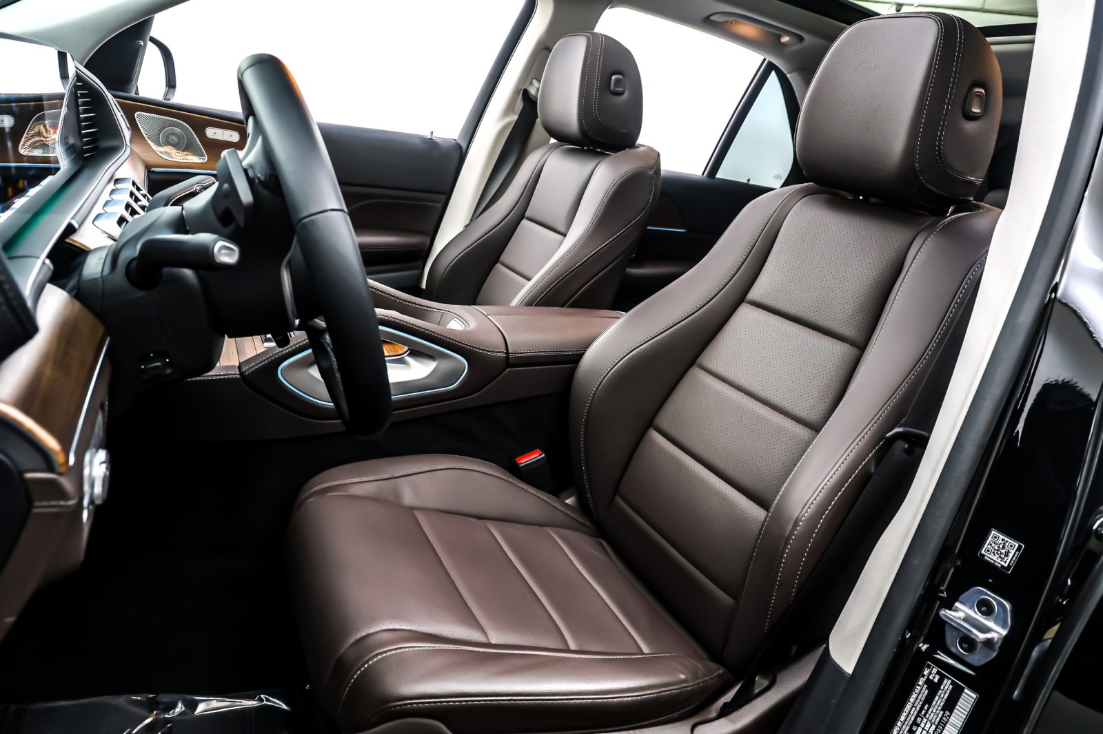 Certified Used 2023 Black Mercedes-Benz GLE 450 4MATIC® SUV image 14