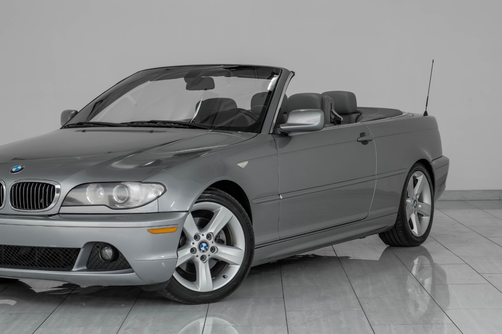 2004 BMW 325Ci Convertible AUTOMATIC LEATHER SEATS DUAL POWER SEATS CRUISE CO 42