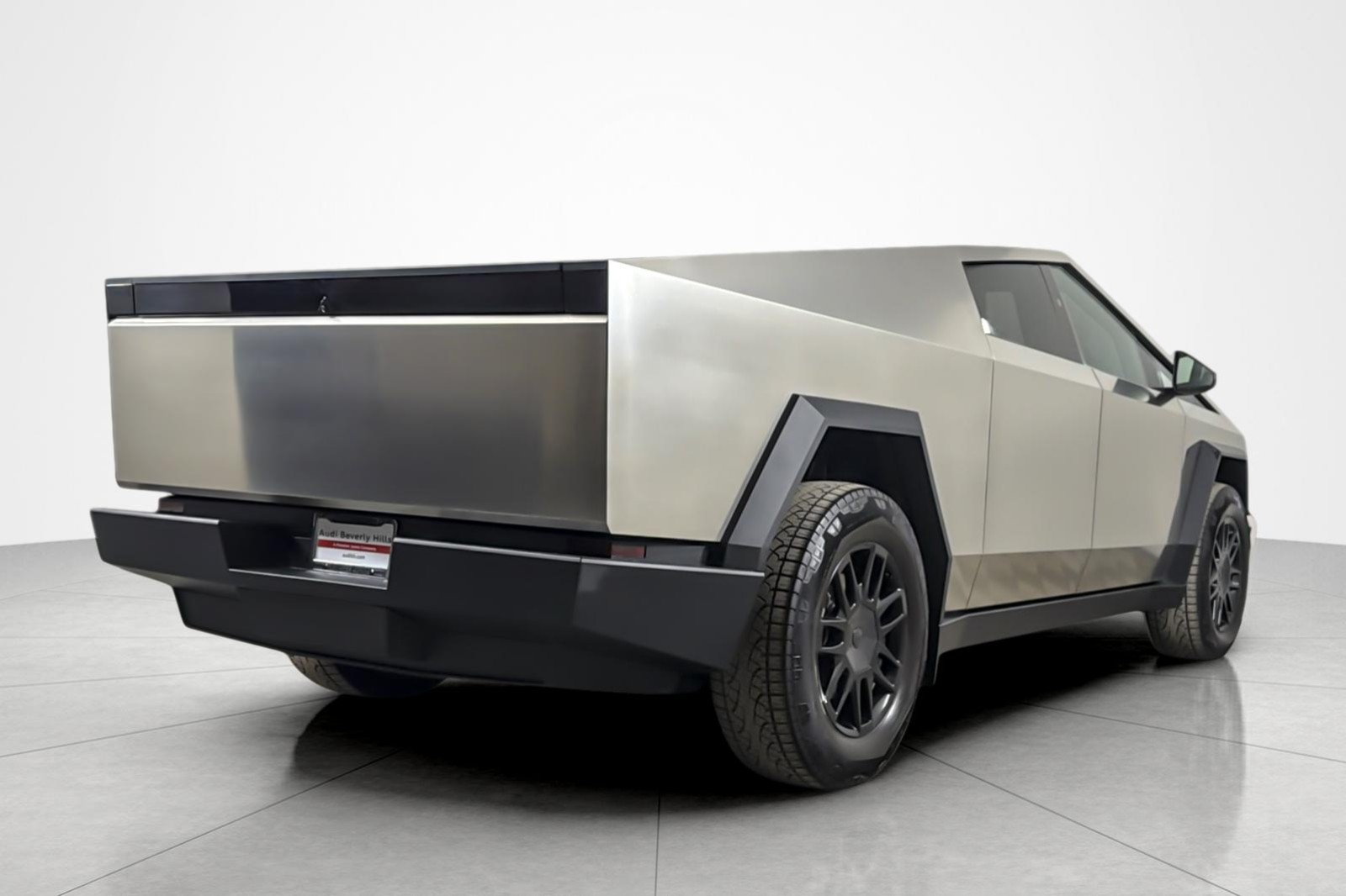 Used 2025 GRAY Tesla AWD image 5