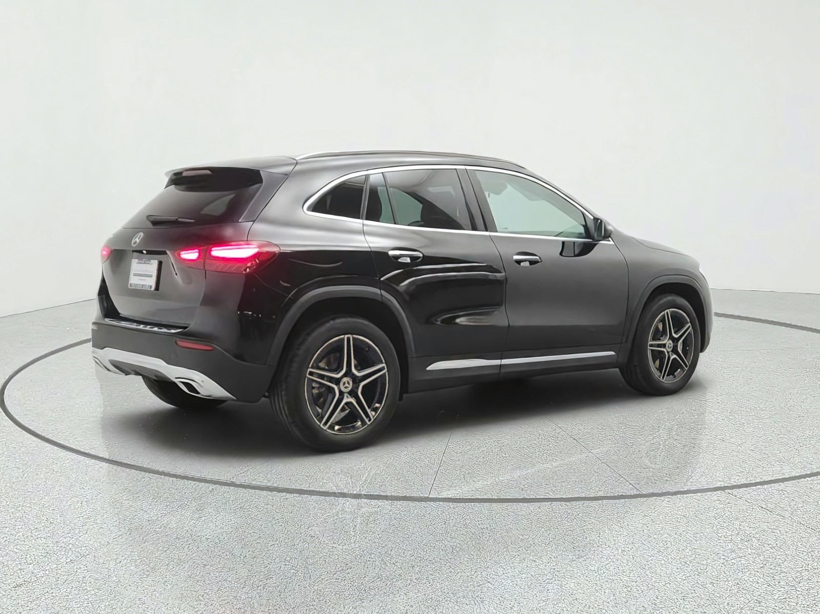 New 2026 Cosmos Black Metallic Mercedes-Benz GLA 250 SUV image 5
