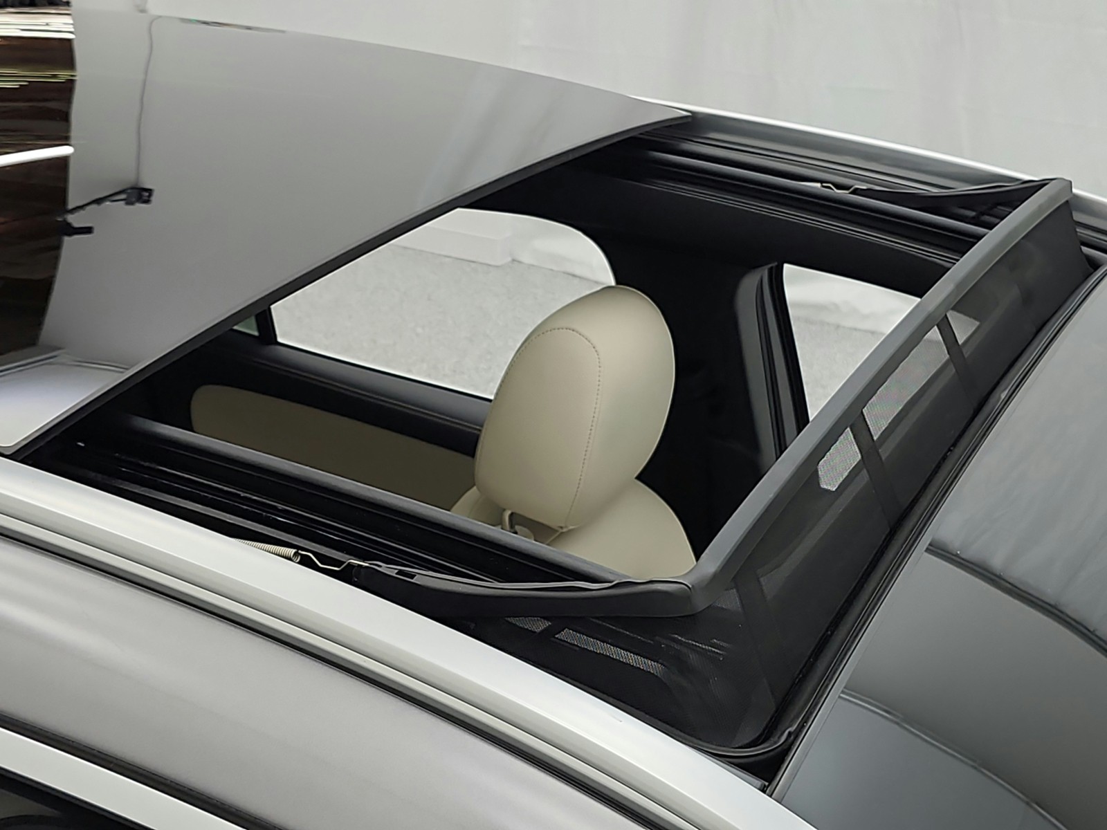 Used 2025 Mountain Grey Metallic Mercedes-Benz GLA 250 SUV image 18