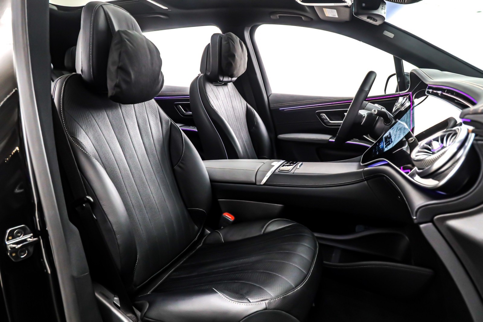 New 2026 Black Mercedes-Benz EQS 400 4MATIC® SUV image 8