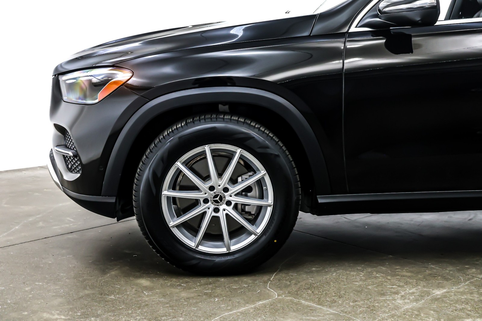 Certified Used 2024 Obsidian Black Metallic Mercedes-Benz GLE 450 4MATIC® SUV image 12
