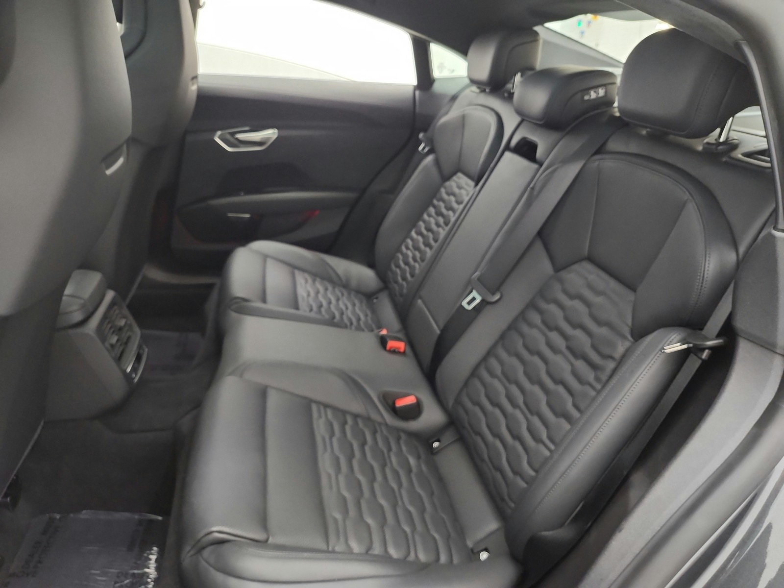 Used 2024 Daytona Gray Pearl Effect Audi quattro image 15