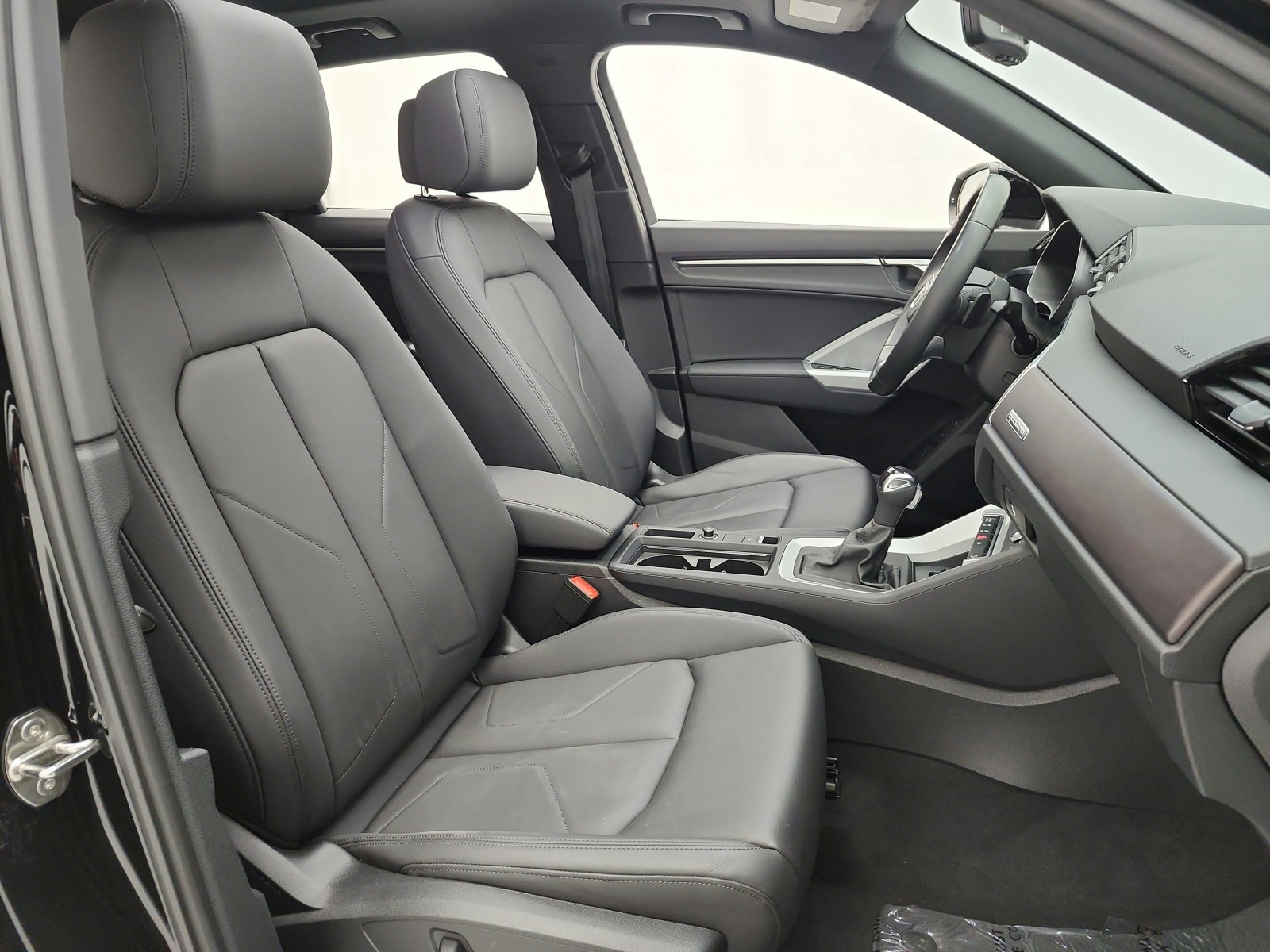 Used 2024 Mythos Black Metallic Audi S line Premium image 20