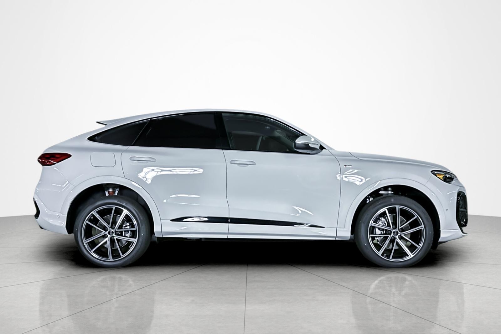 New 2026 Arkona White Audi Premium Plus 2.0 TFSI quattro image 7