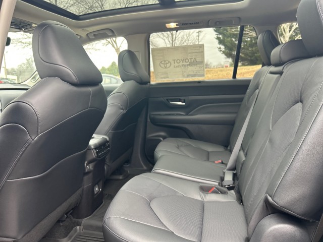 ToyotaGrand Highlander29