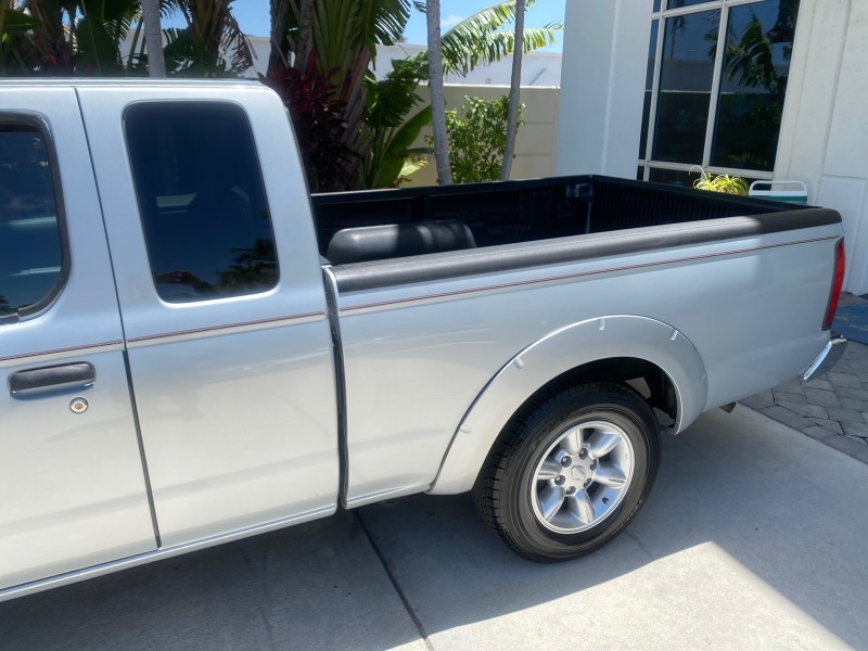 2002 Nissan Frontier 2WD XE XCAB 5 SPD AC 4 CYL in ,