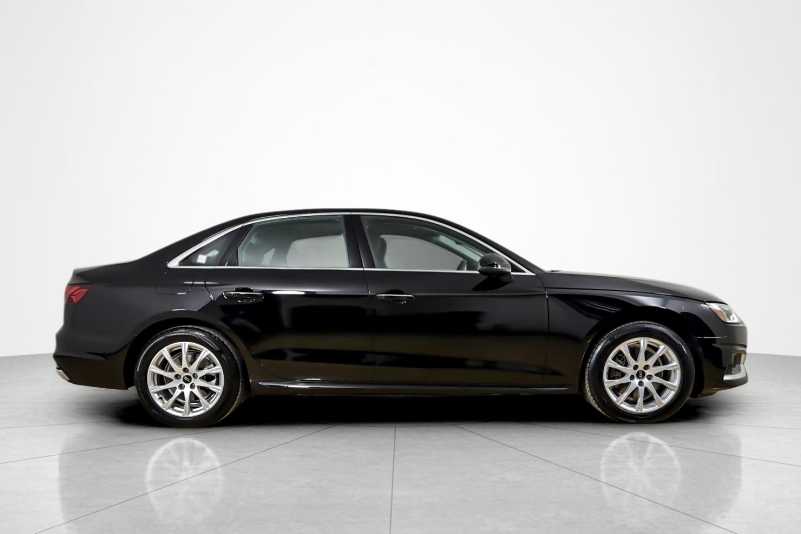 Used 2024 Brilliant Black Audi Premium 40 TFSI quattro image 6