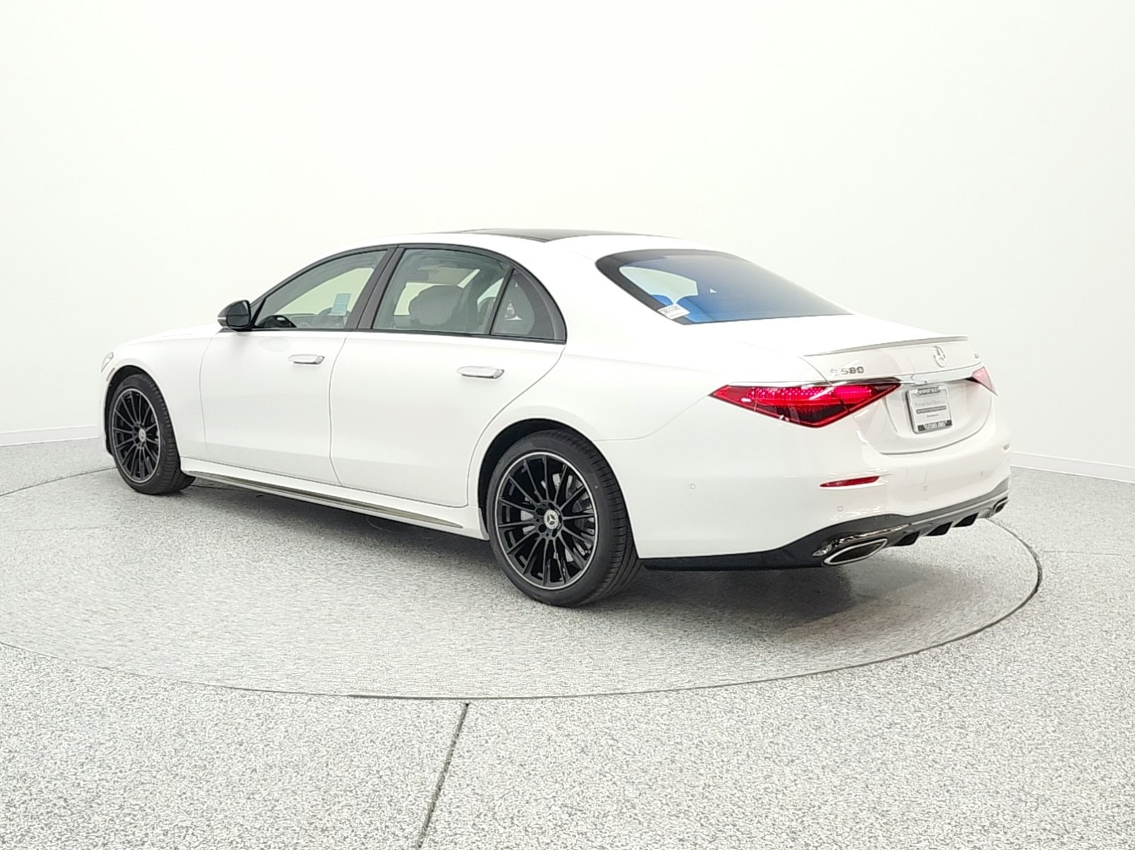 New 2026 MANUFAKTUR Moonlight White Metallic Mercedes-Benz S 580 image 7